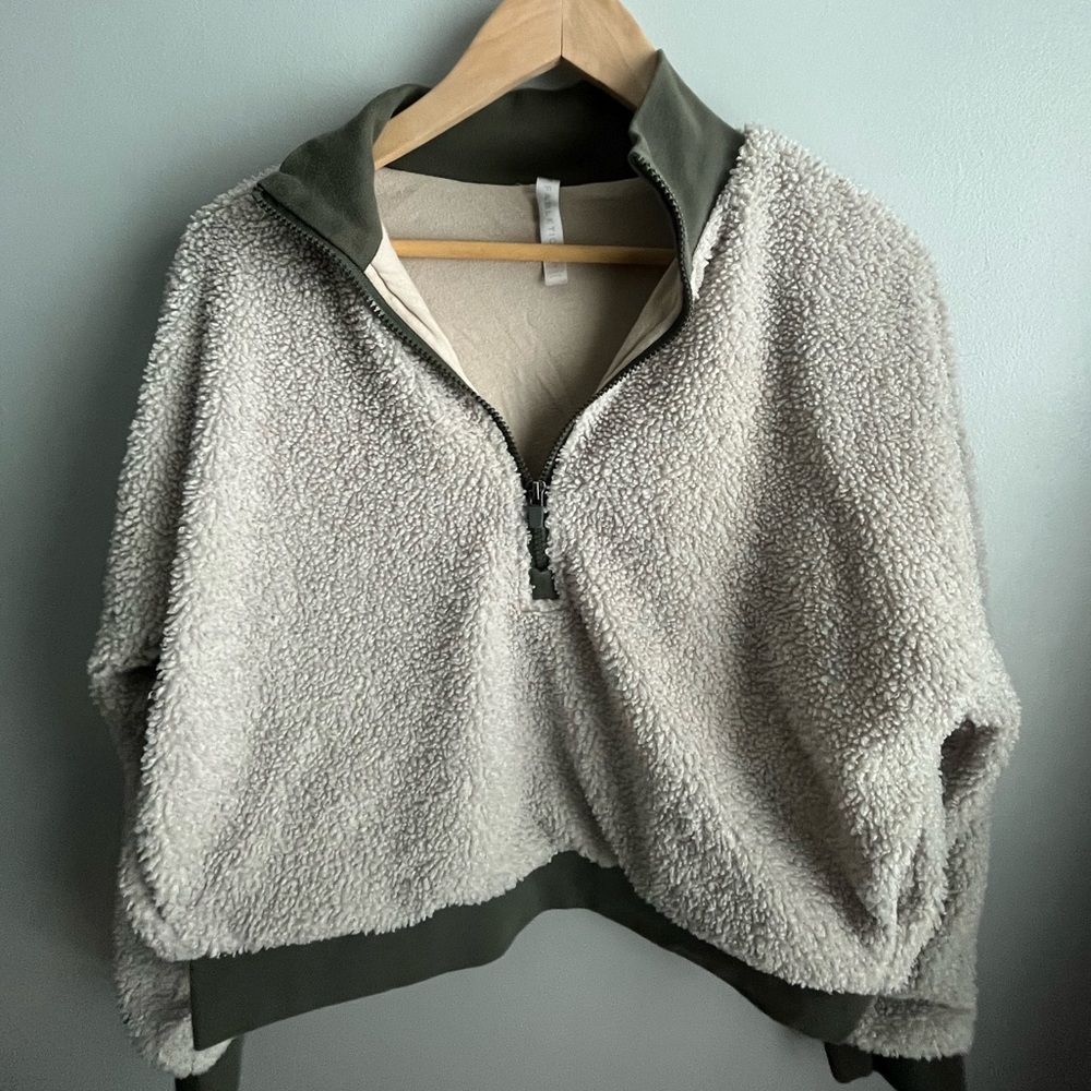 EUC FABLETICS Women’s Sherpa 1/2 Zip Mock Neck Jacket Ivory Green Size Small